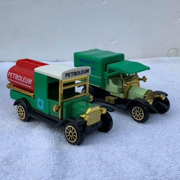Readers Digest Toy Trucks, Tanker And Delivery Truck Vintage 80s Diecast Toys - Picture 1 of 9